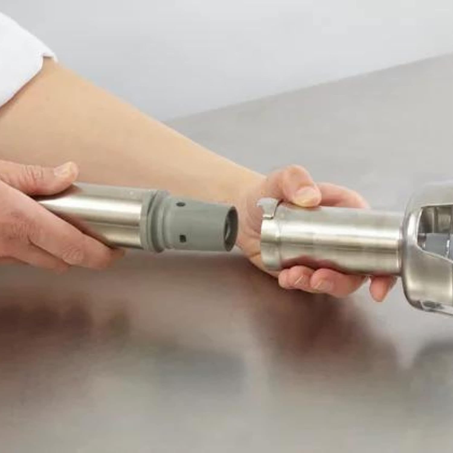 Robot Coupe MP550 Single Speed Commercial Power Mixer Immersion Blender | 21-Inch, 840-Watts, 120v - Image 6